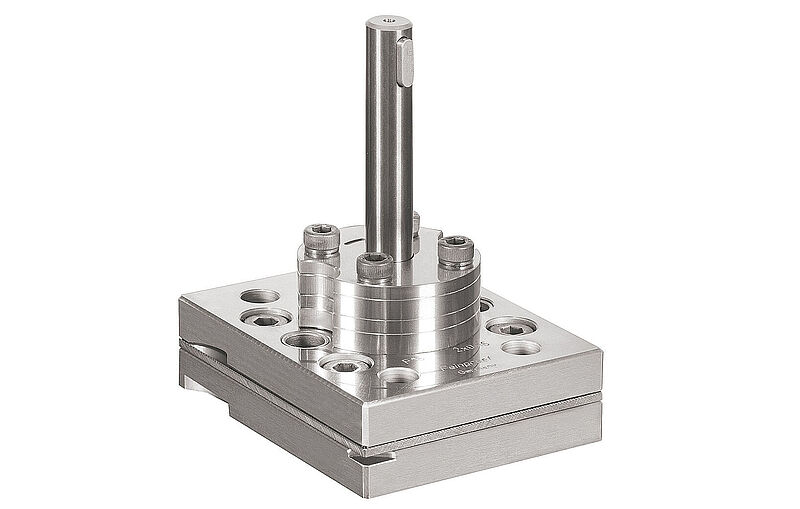 3-wheel spinning pump on white background